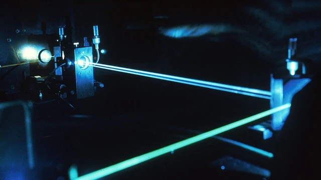 fiber-optic laser.jpg